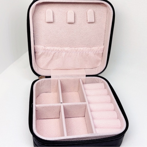 Black Faux Leather Mini Zip-Up Mini Jewelry Box Organizer! - Picture 2 of 9